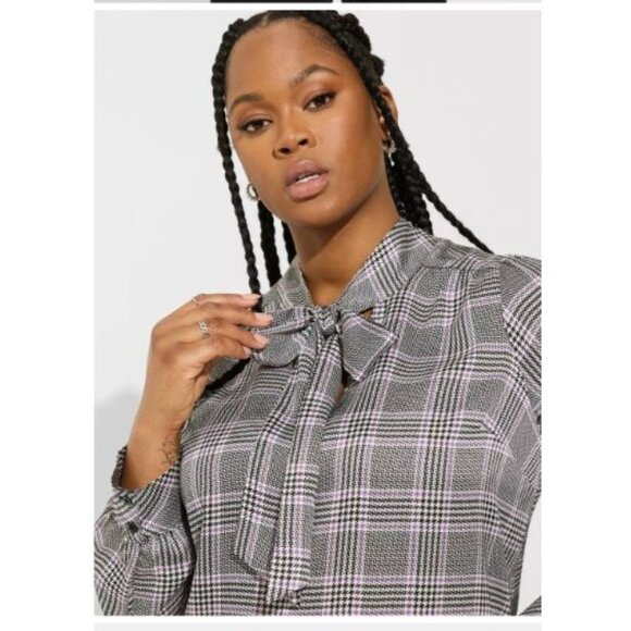 Torrid Size 3x womens Houndstooth Tie-Neck Blouse satin glen plaid career - Picture 6 of 7